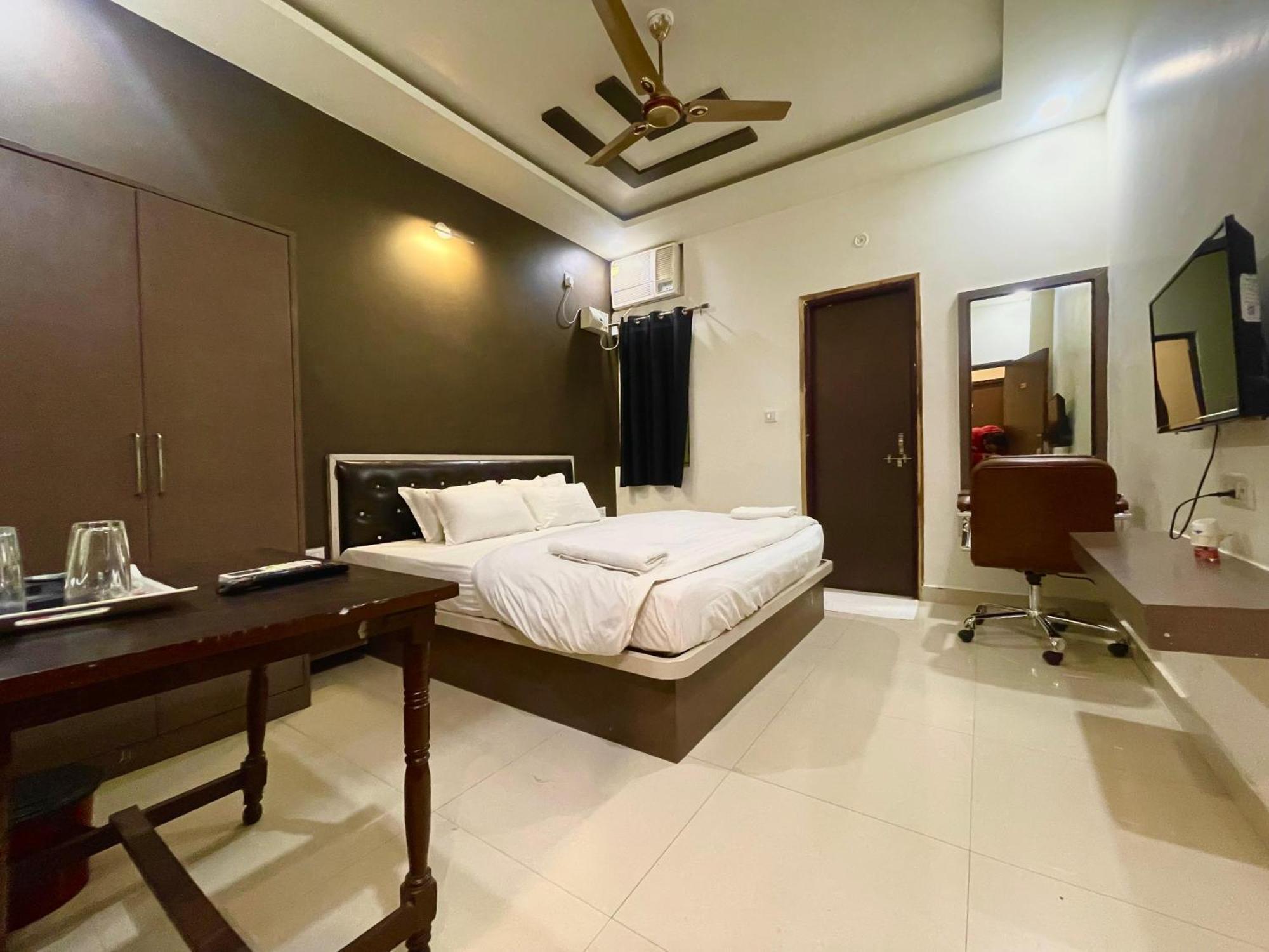 The White Canyon Hotel Varanasi Exterior photo